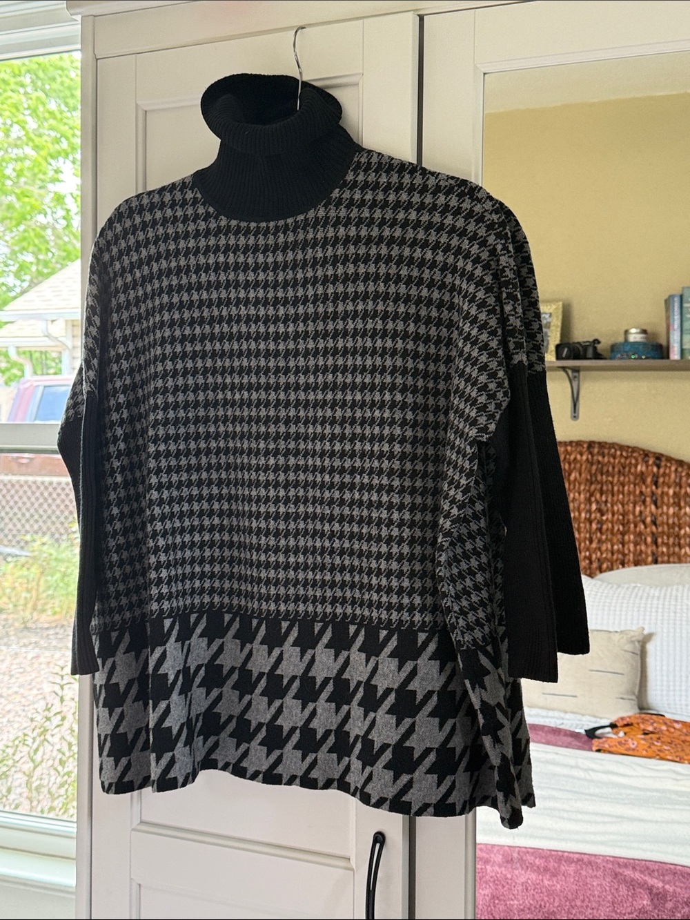 Joseph A Black and Gray Houndstooth Turtleneck Sweater
